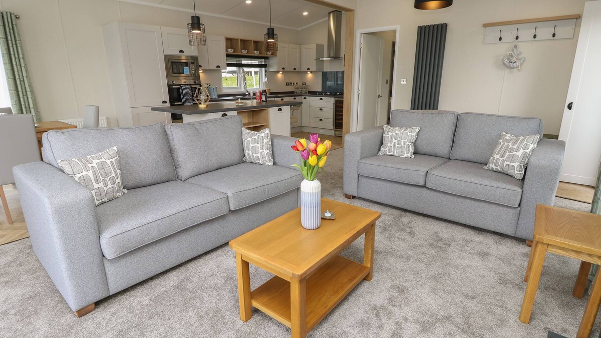 Bembridge Cottage | 48 CROSSWINDS, luxury holiday cottage, with pool in Bembridge