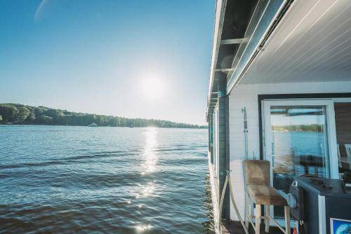 Toplitz Boat Rental | 48 m² Houseboat ∙ 2 bedrooms ∙ 6 guests