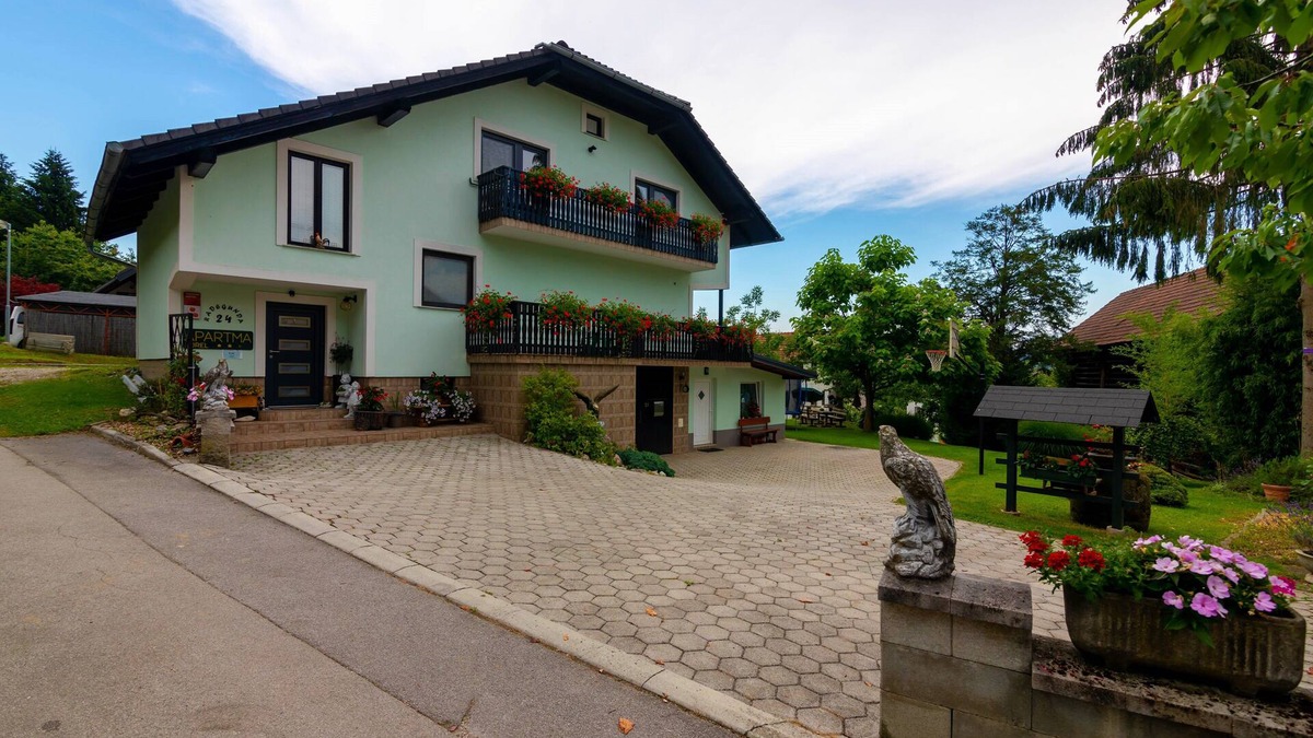 Mozirje Apartment | 48m² Apartment In Peaceful Nature with AC, KS Bed, Full Kitchen, and Balcony