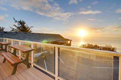 Oceanside Hotel | 494 m² Motel ∙ 16 bedrooms ∙ 35 guests