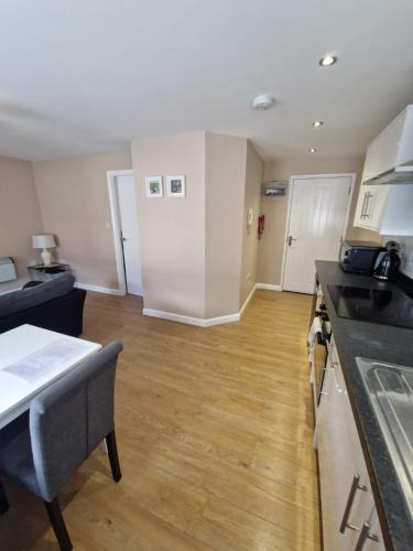 Newark Apartment | 4b Smart Apartments