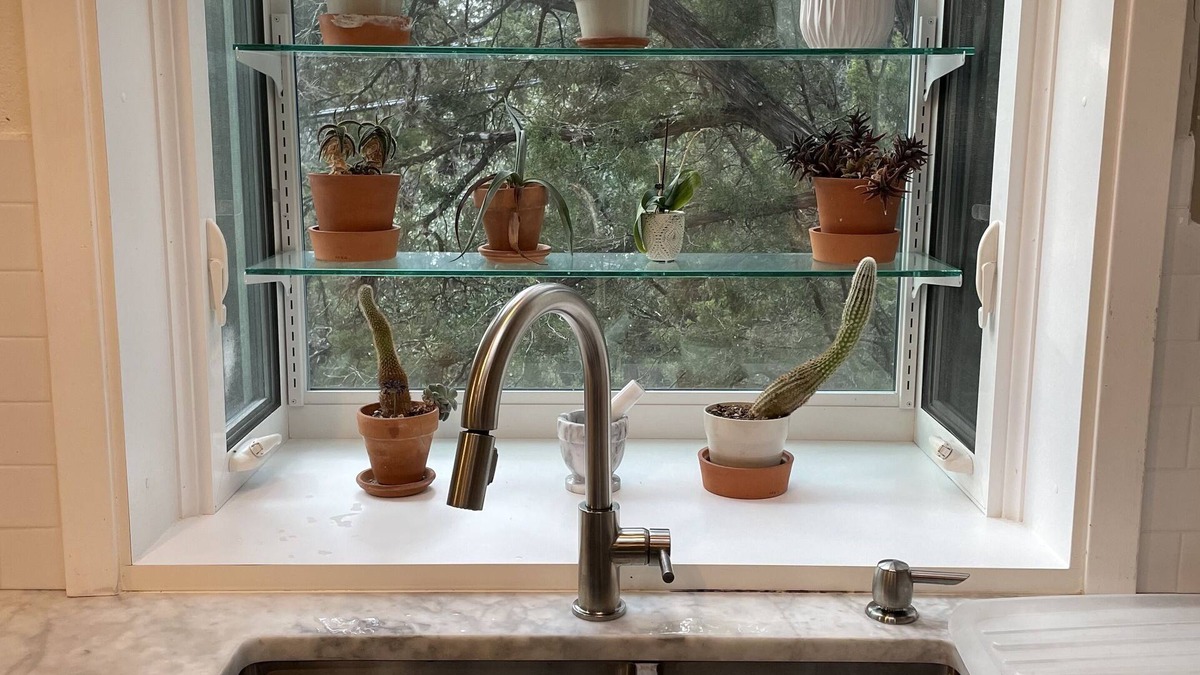 Austin House | 4bd/2.5ba - great light, office, gym, sauna. Tree house vibes. Private and Quiet