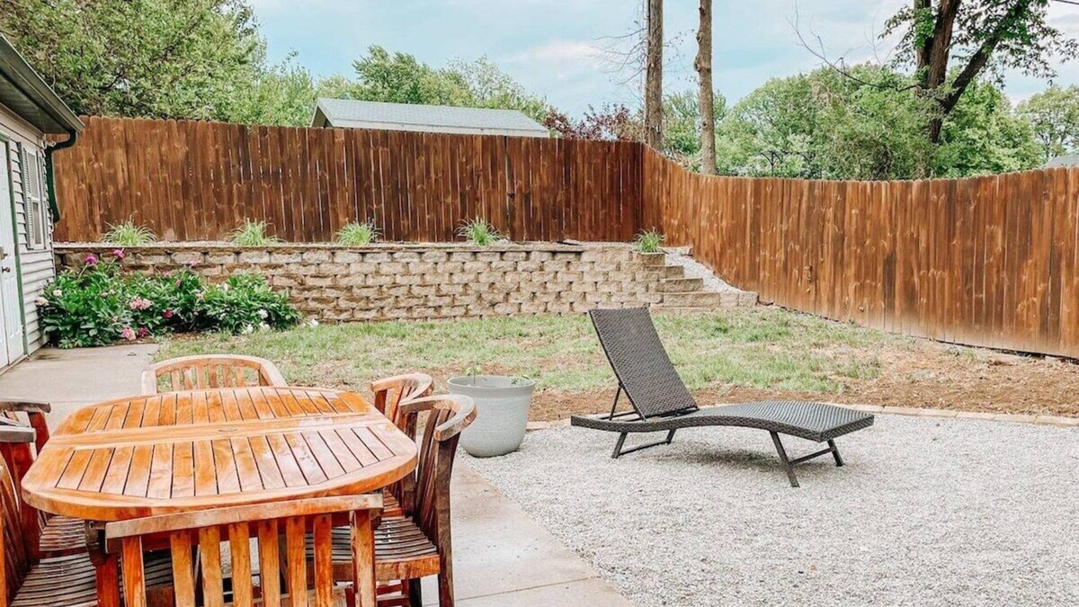 Lincoln House | 4bd 3b 8 guests | Large Backyard | BBQ Grill