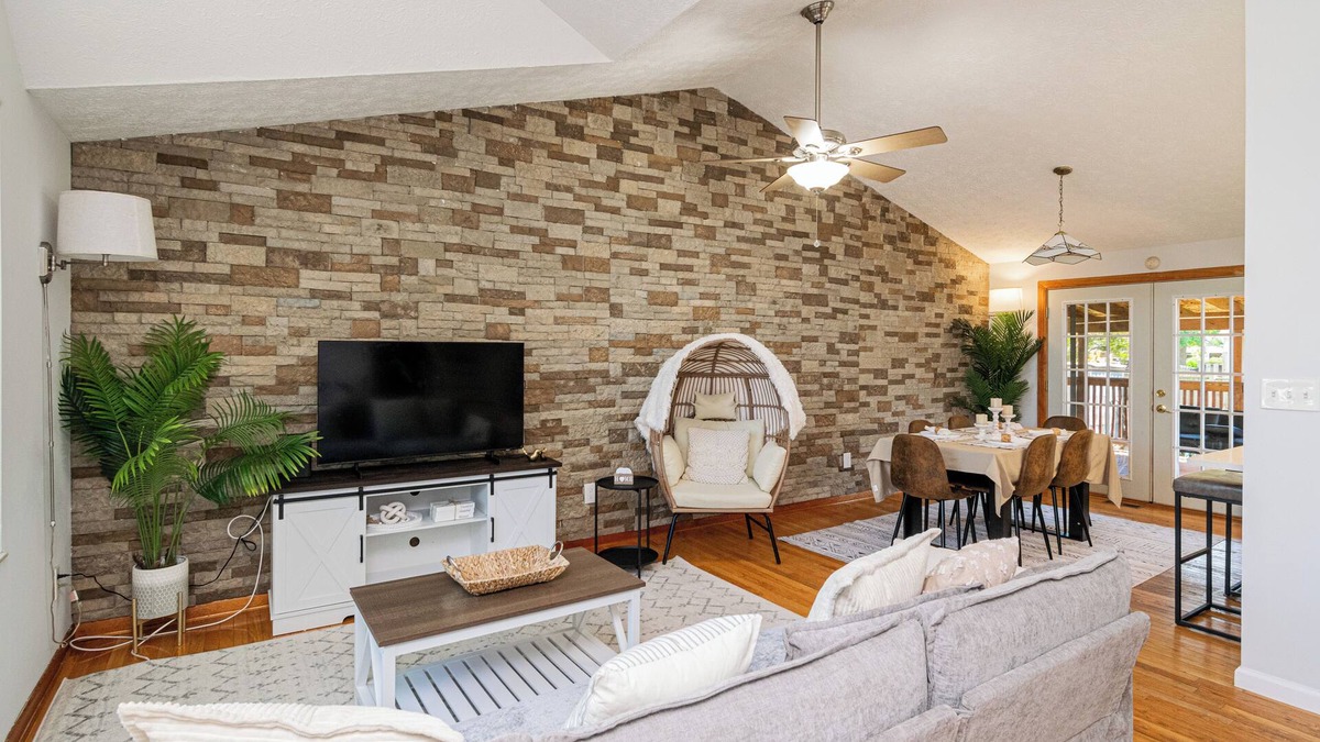 Hanover House | 4Bd 3Ba Single Family Home Near BWI, FT Meade, Live, Balt City+ Fenced Yard