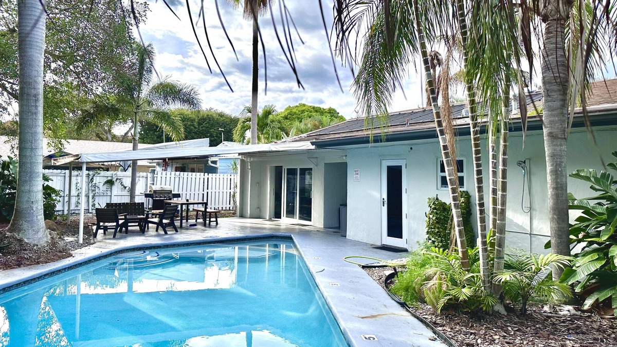 South Corals House | 4BD Family Paradise Retreat - Heated Pool/Arcades/Pool Table