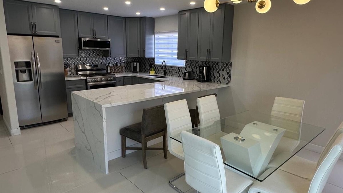 Summerlin House | 4bd Home w/big sun deck, pool, BBQ, Hot tub, Pet friendly, short ride to Strip