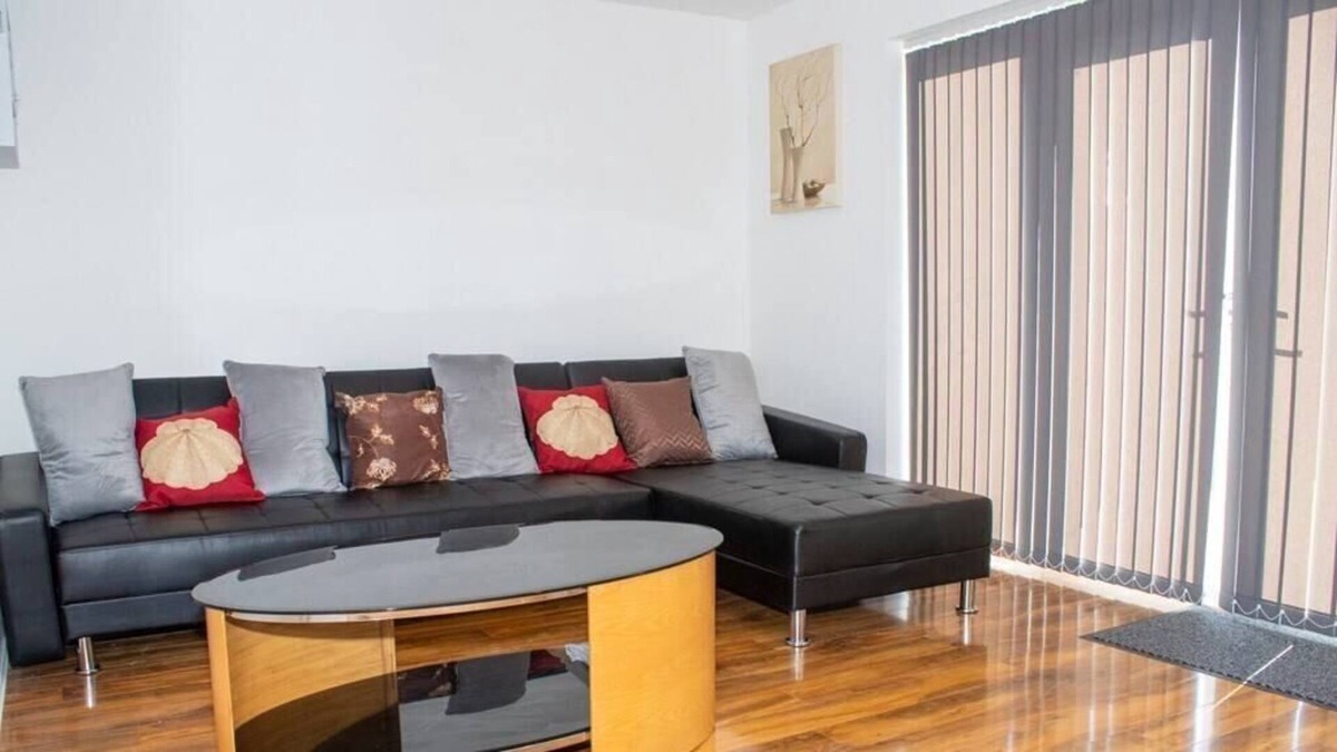 Seacroft House | 4BD Peaceful Family to Stay in Leeds Suburbs