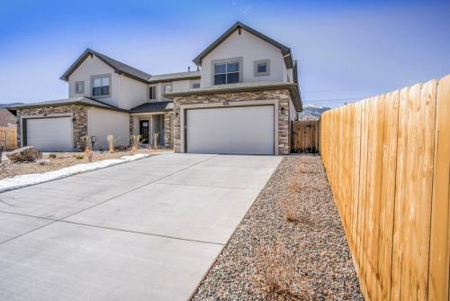 Colorado Springs House | 4BD Westside Vacation Home w Space & Flexibility