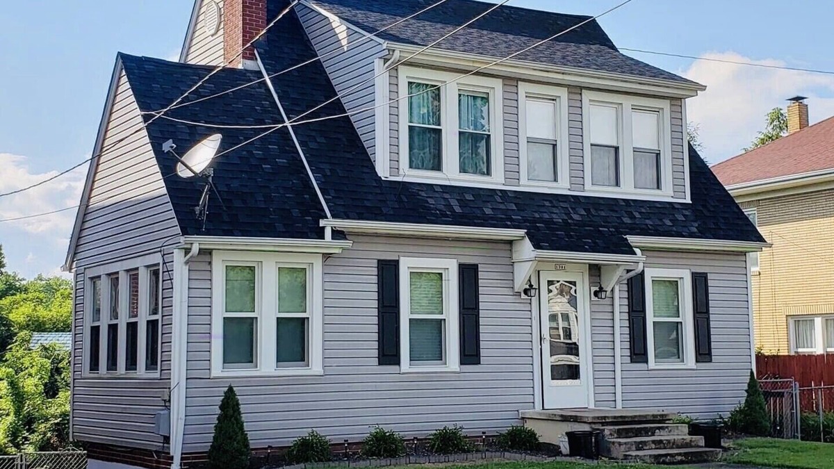 Ashland House | 4Bed/3Bath GREYSTONE COTTAGE