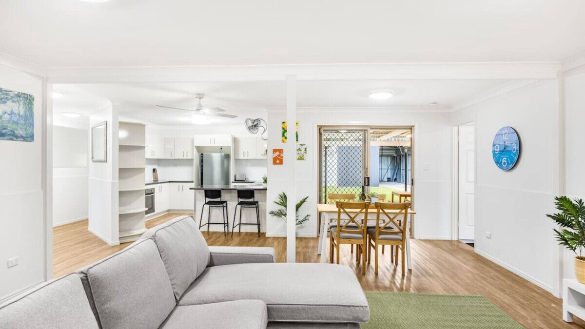 Ormiston House | 4Beds/Near water/Pool & Forest Views@Orminston