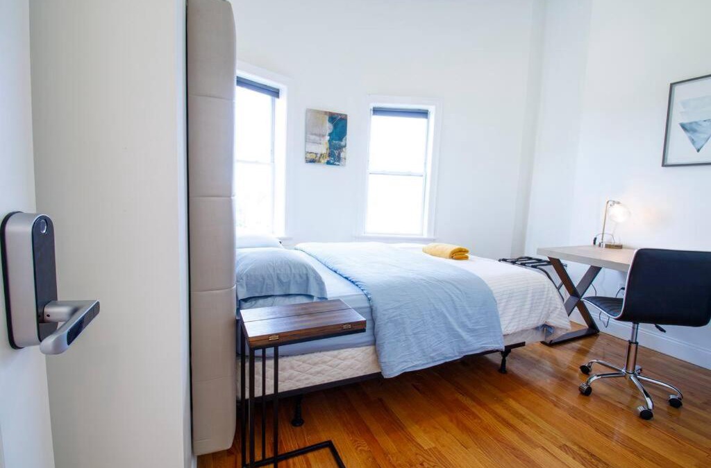 Roxbury Apartment | 4BR 1,5BH Comfy Newly Renovated Apt