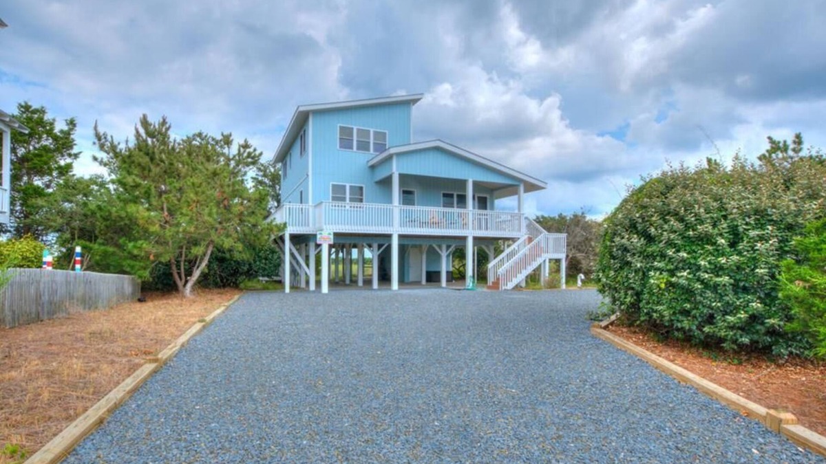 Holden Beach House | 4BR/2BA Home - 2nd Row, Intracoastal & Ocean Views, Holden Beach, Sleeps 9