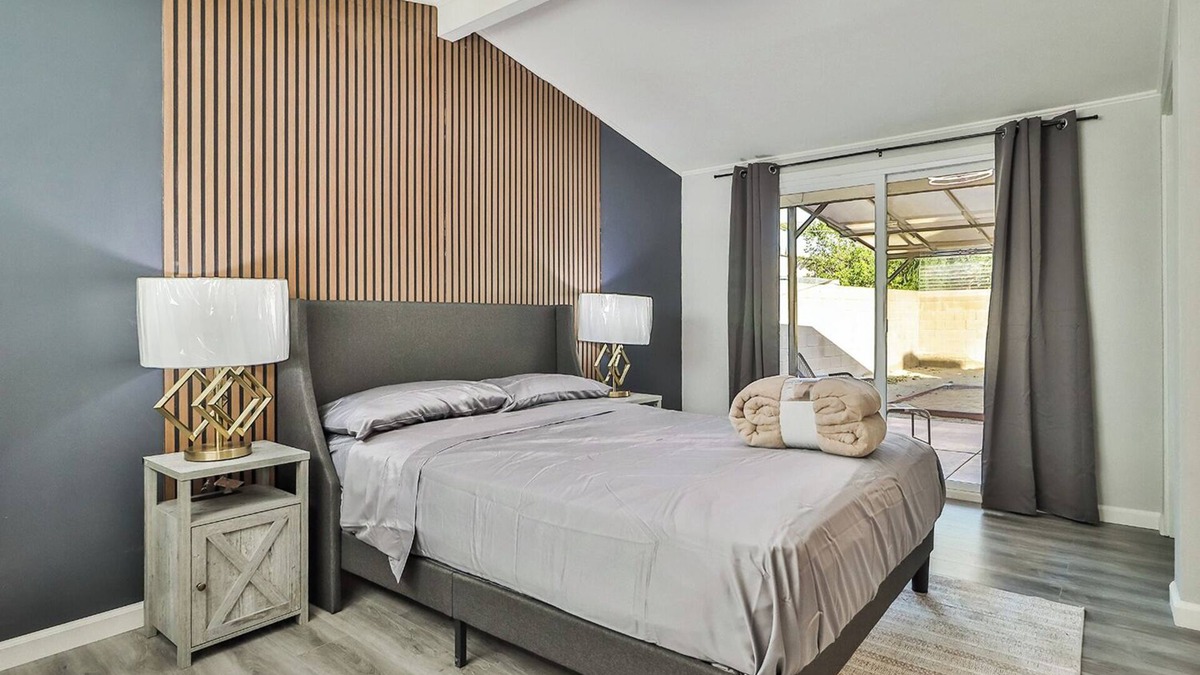 Winnetka House | 4BR 2BR All Inclusive Warner Grove for Relocation Fast Wi-Fi, Yard, Parking