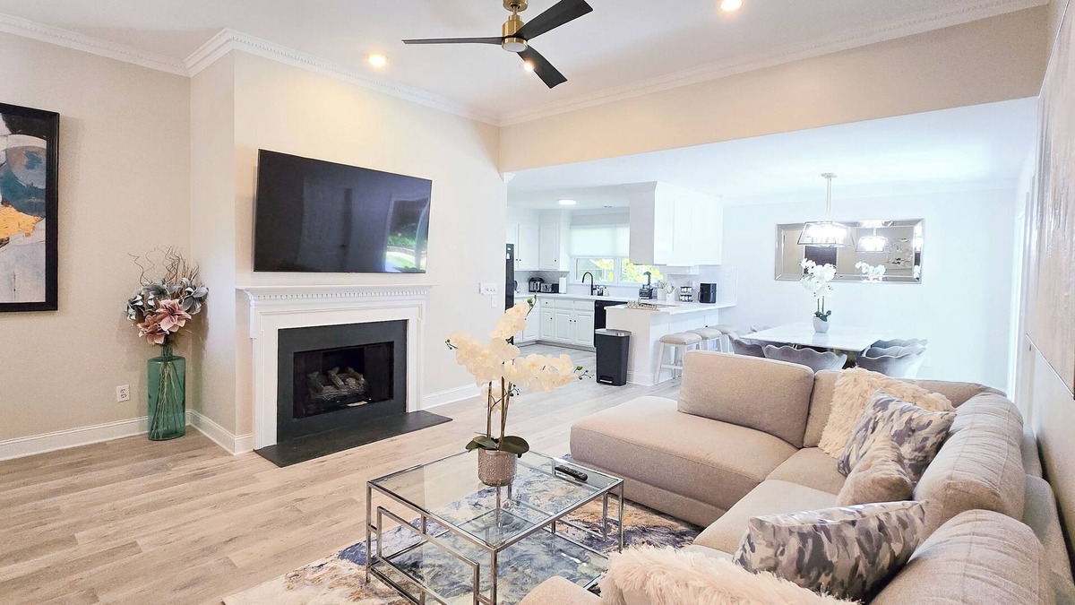 Waxhaw House | 4BR/3 Kings 1 Queen, Patio & Large Fenced Backyard
