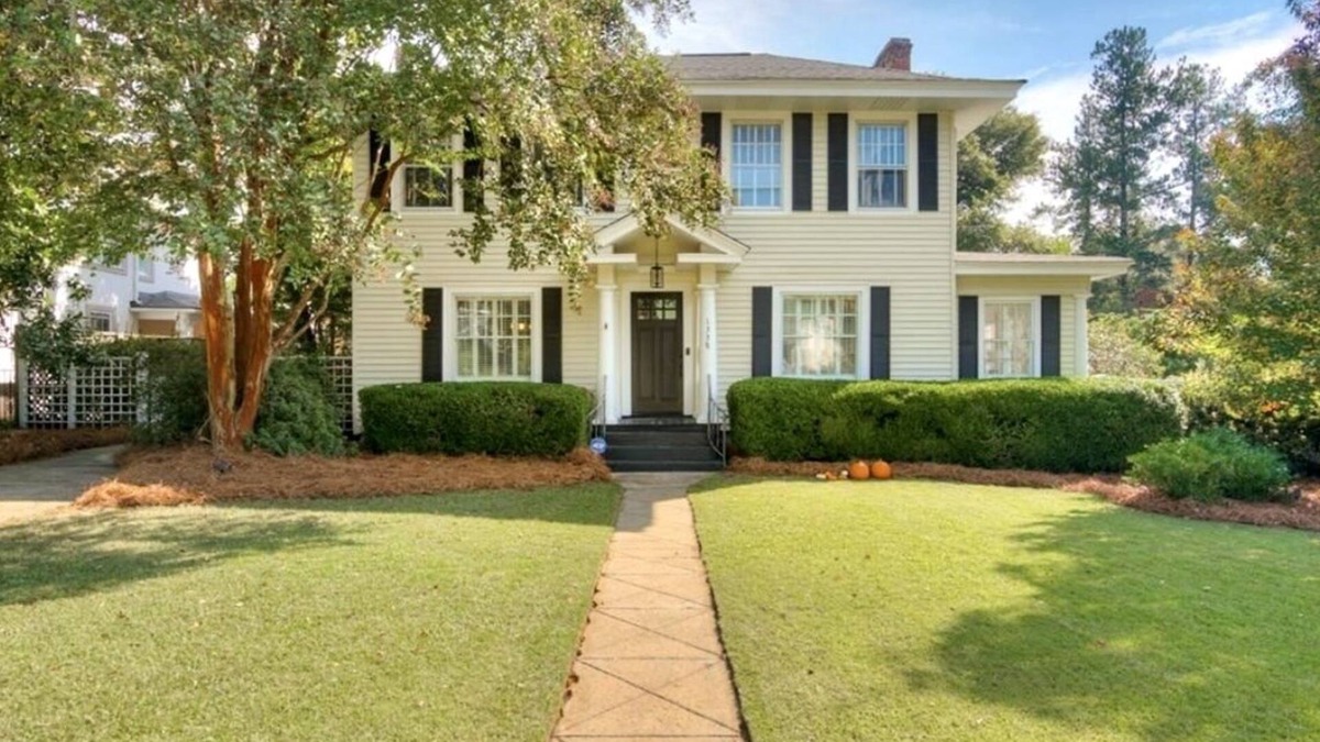 Forest Hills House | 4BR/3BA Home for Masters in Historic District