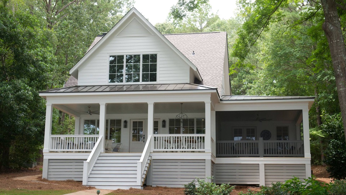 Misty River House | 4BR/4BA Lakefront Home - Gorgeous Views & Great Location!