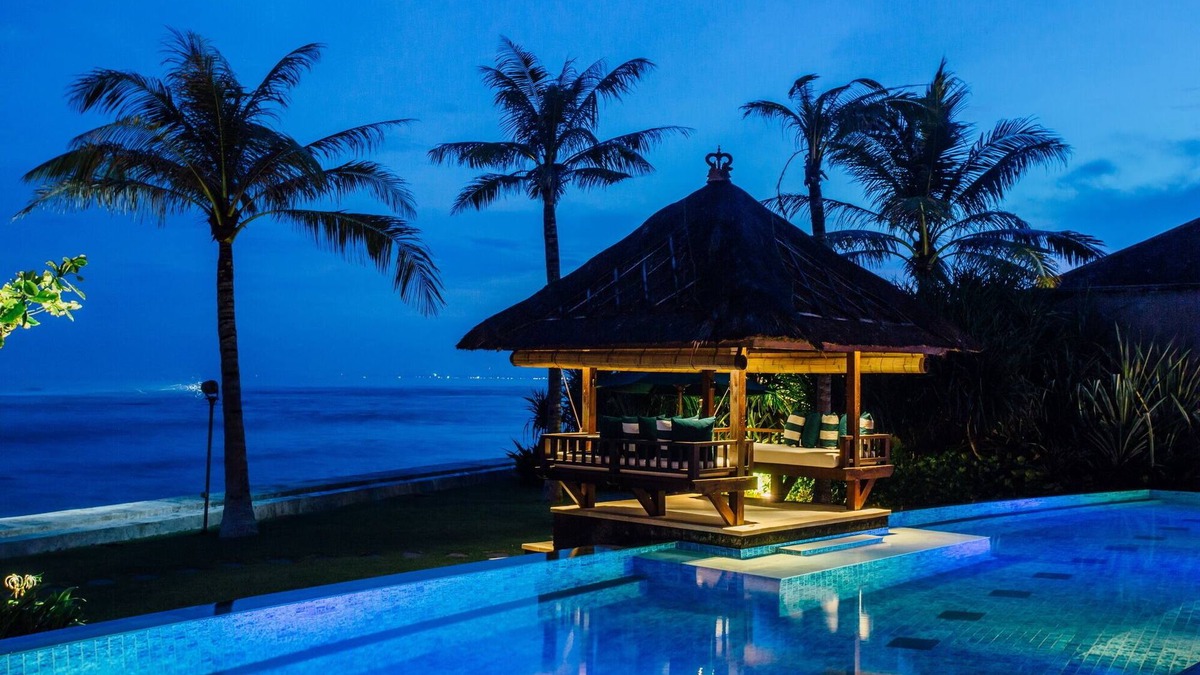 Ketewel Villa | 4BR Beach Front Villa - W/Laundry & Dry Cleaning Service!