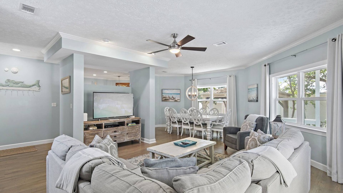 Clipper Cove House | 🏖4BR Beach Retreat-Community Pool-Walk to Beach-By the Ocean Blue🏖