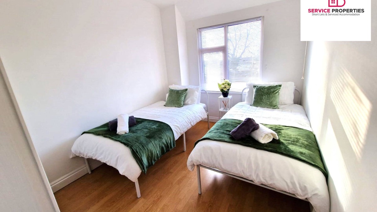 Bedford Apartment | 4BR Bedford-House FREE Parking