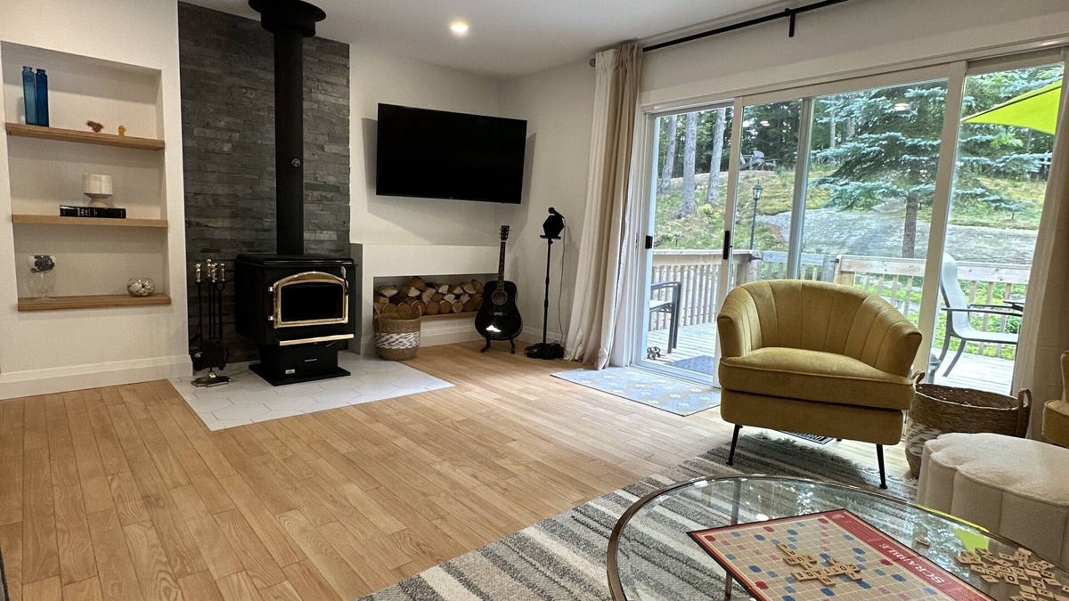 Carling Cottage | 4BR Cottage: Hot Tub, Sauna, Beach Access, Parks