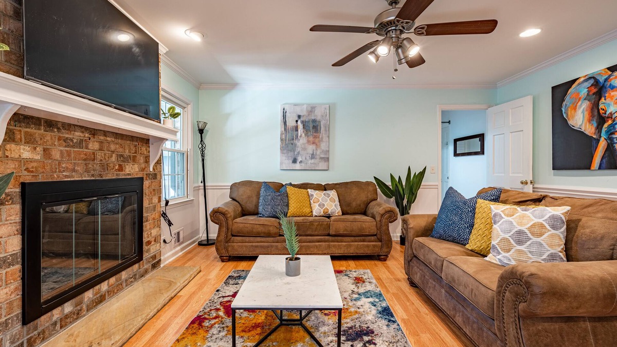 Athens House | 4BR Cozy Home, Close to UGA & Downtown Athens