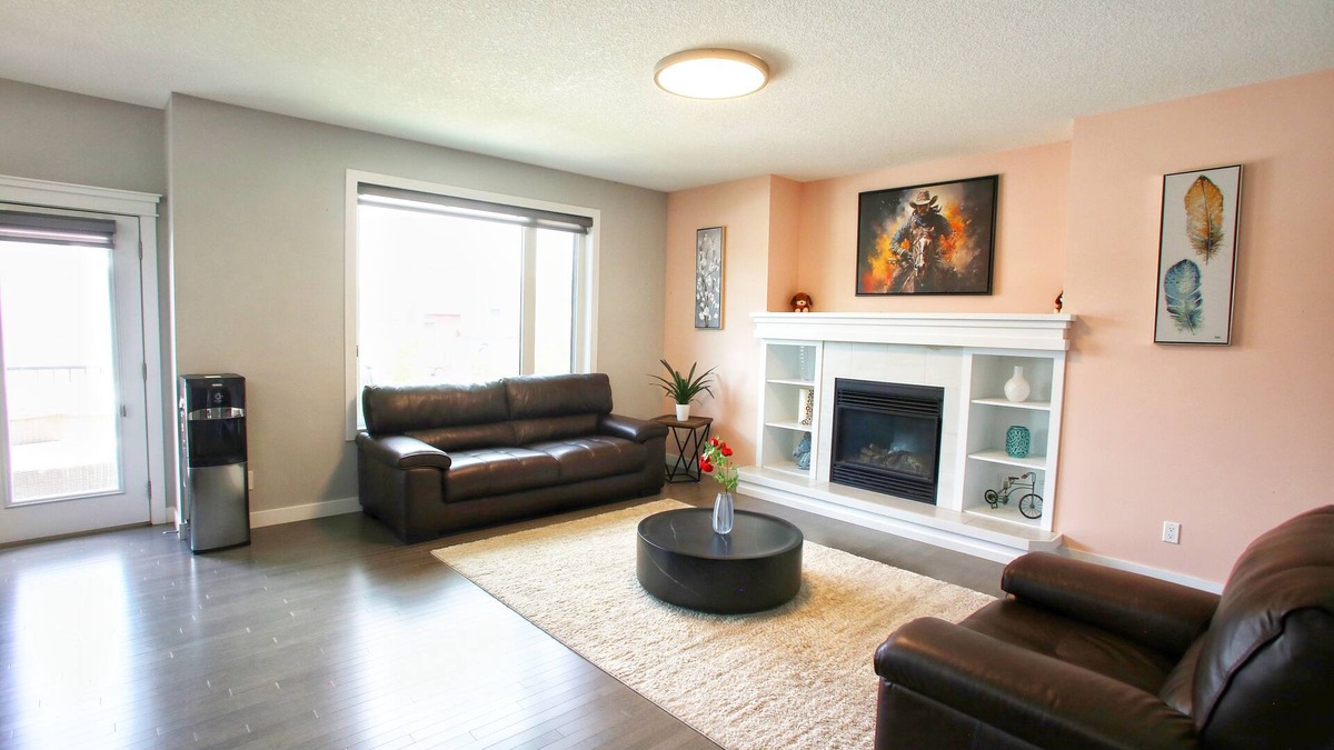 Evanston House | 4BR Cozy Home in Evanston