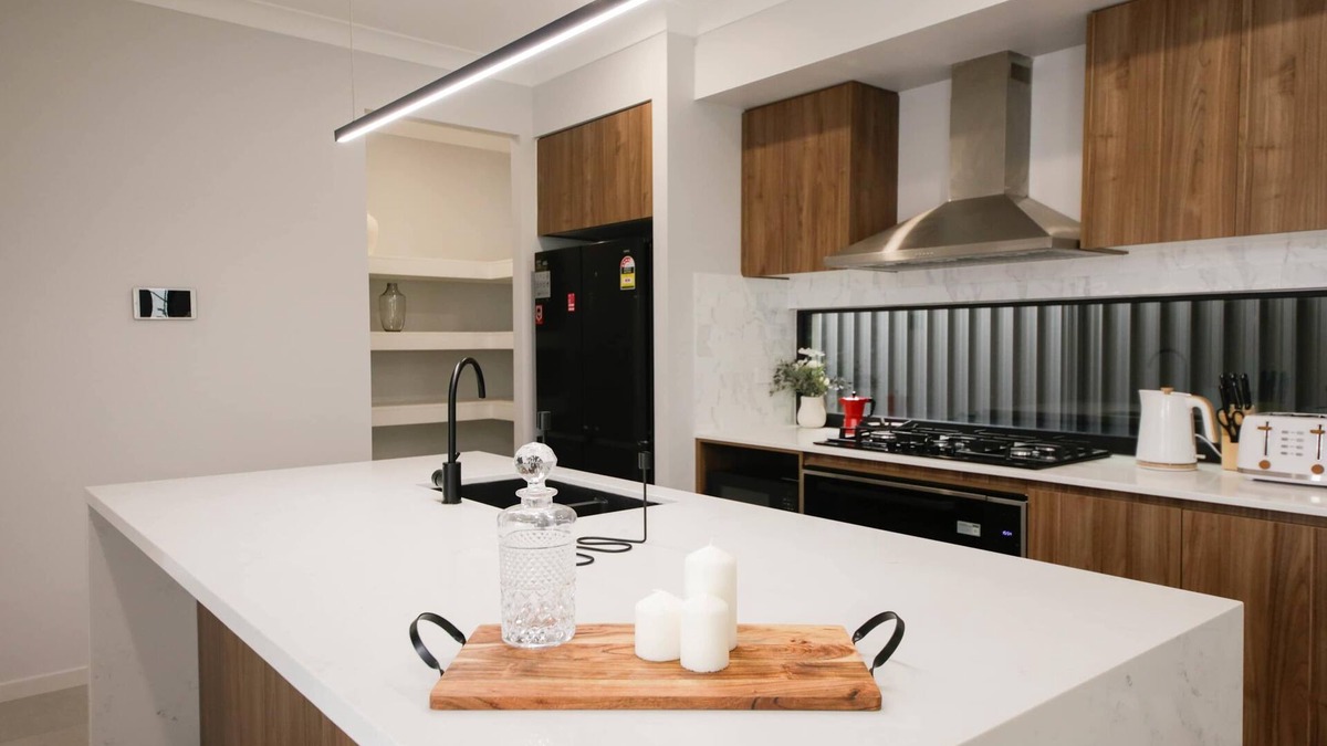 Rochedale House | 🌟4BR Designer Home | 5★Luxury, FamilySafe | CBD+Airport Proximit