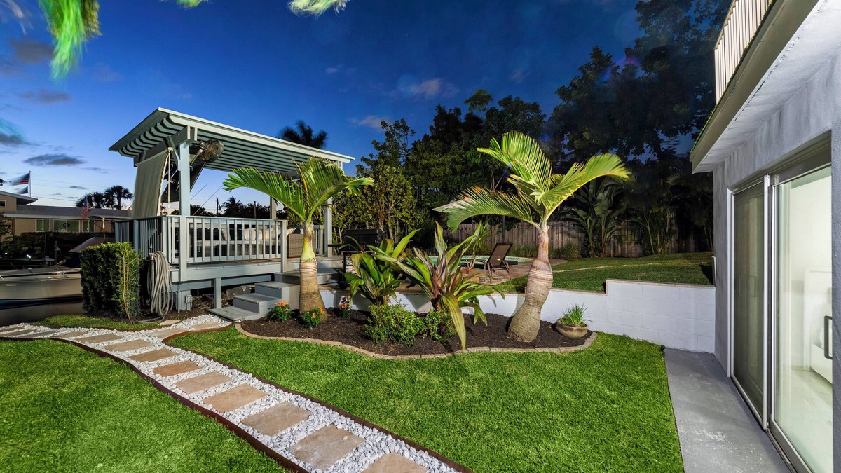 Lauderdale Isles Villa | 4BR Lauderdale Waterfront Oasis - 20 Mins to Miami - 10 mins to FLL beaches