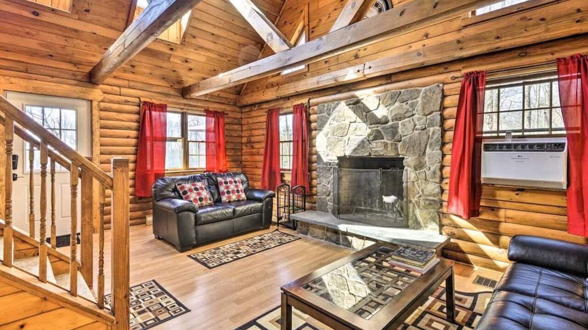 Pleasant Mount Cabin | 4BR Log Cabin - Spring Midweek - 35% Promo!