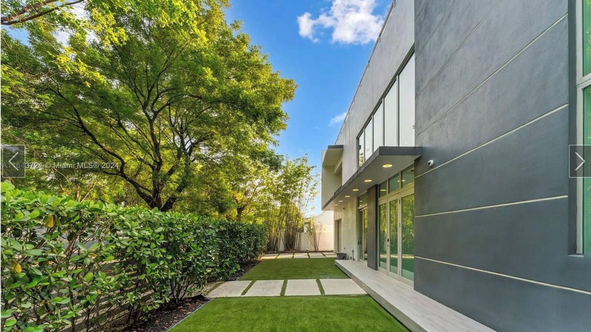 Brickell House | 4BR Luxury Posh Villa in Brickell w/Rooftop City Views!