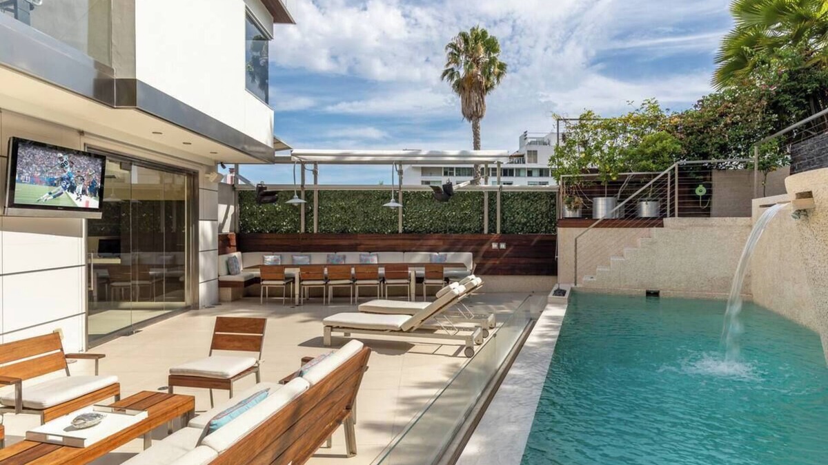Hollywood Hills West Villa | 4BR Modern Villa w/Tennis Court, Pool, Sauna