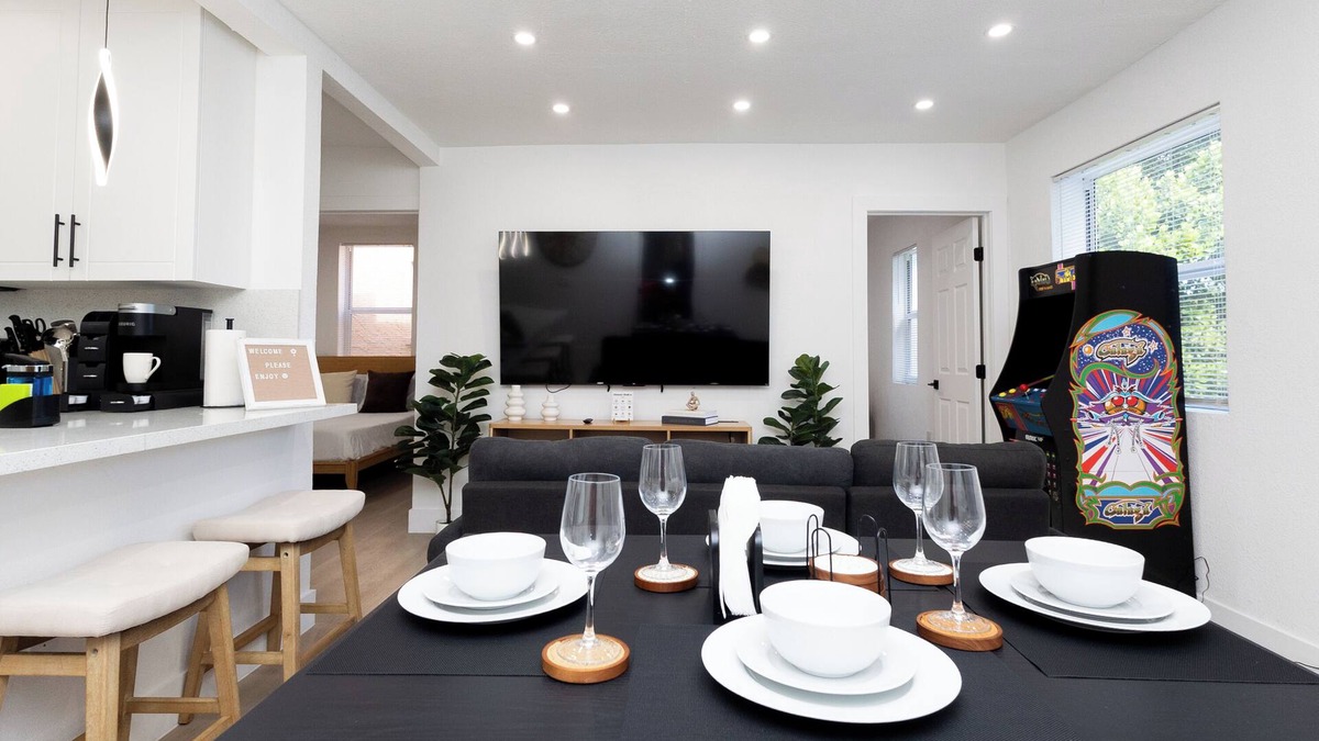 Little Haiti House | 4BR Near Wynwood, Design District, Beach, Brickell Near Little Havana + Parking