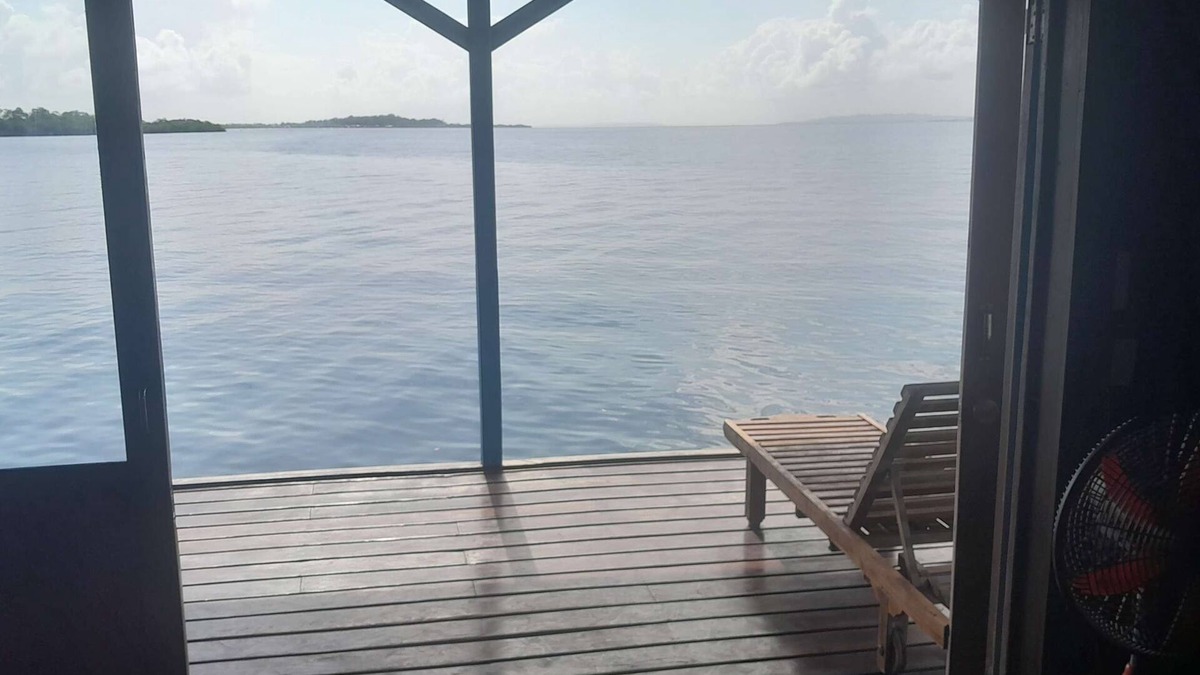 Bocas del Toro Villa | 4BR Ocean View Retreat - Private Deck & Beach Fun
