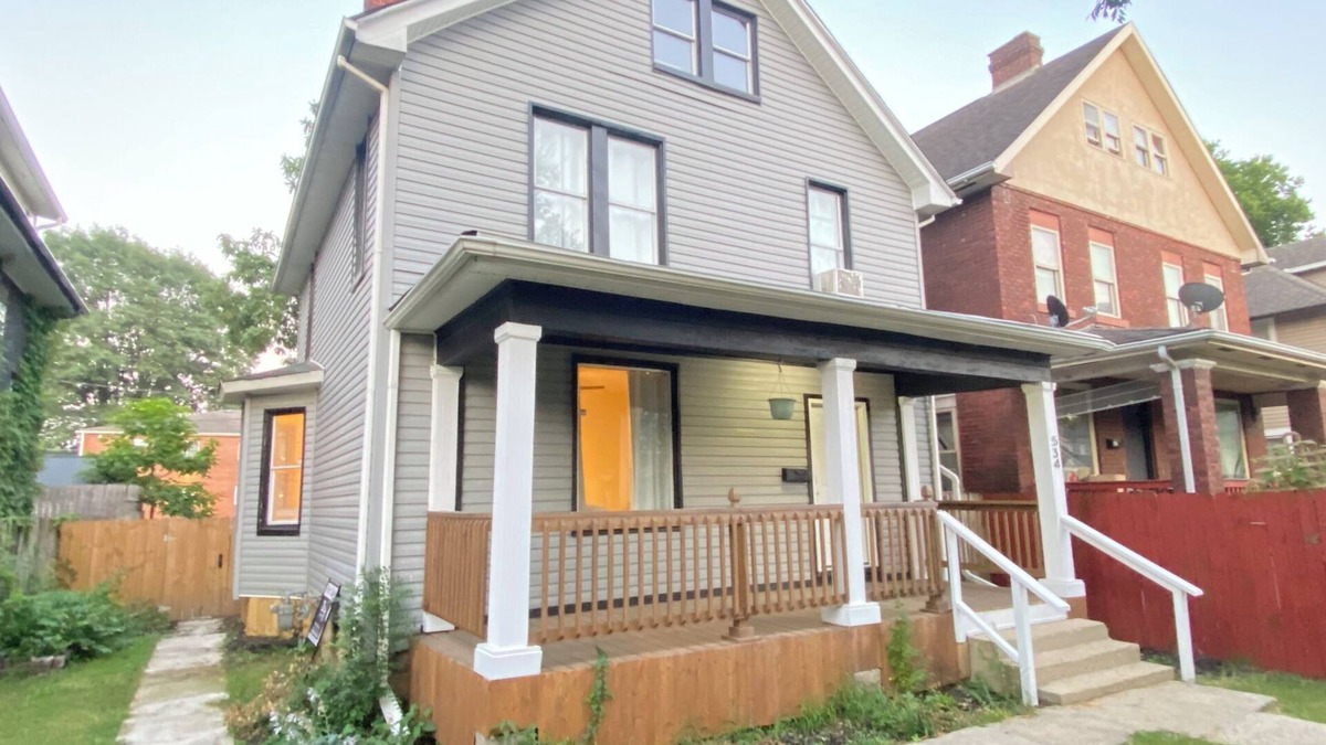 Near East Columbus House | 4BR Spacious Home Downtown, OSU, Franklin Park, and Nationwide Children’s