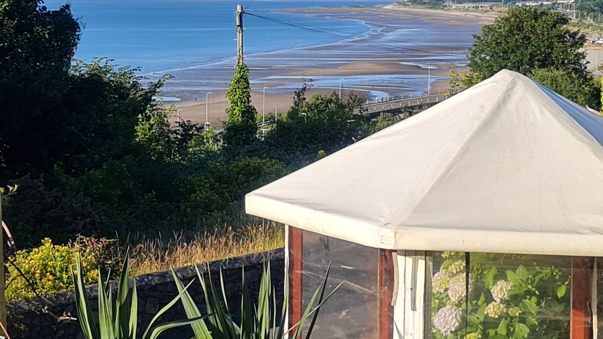 Penmaenmawr Apartment | 4Br Stunning Sea View Escape-near Snowdonia & Coastal Trails