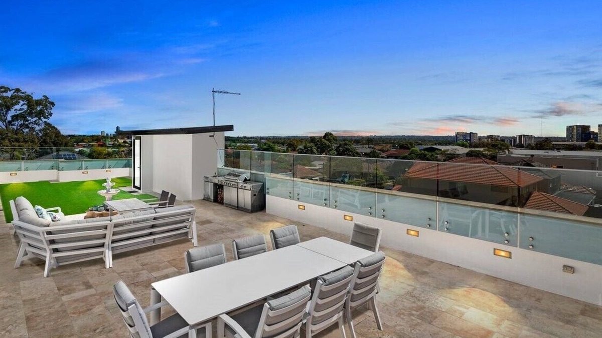 Lidcombe House | 4Level Luxury with Rooftop Oasis with City Skyline views