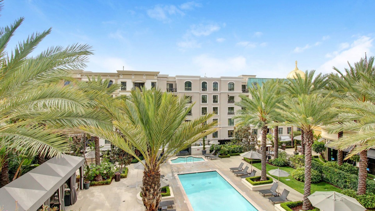 Downtown House | 4th floor 2B/2bath with private balcony overlooking the pool at the Americana!