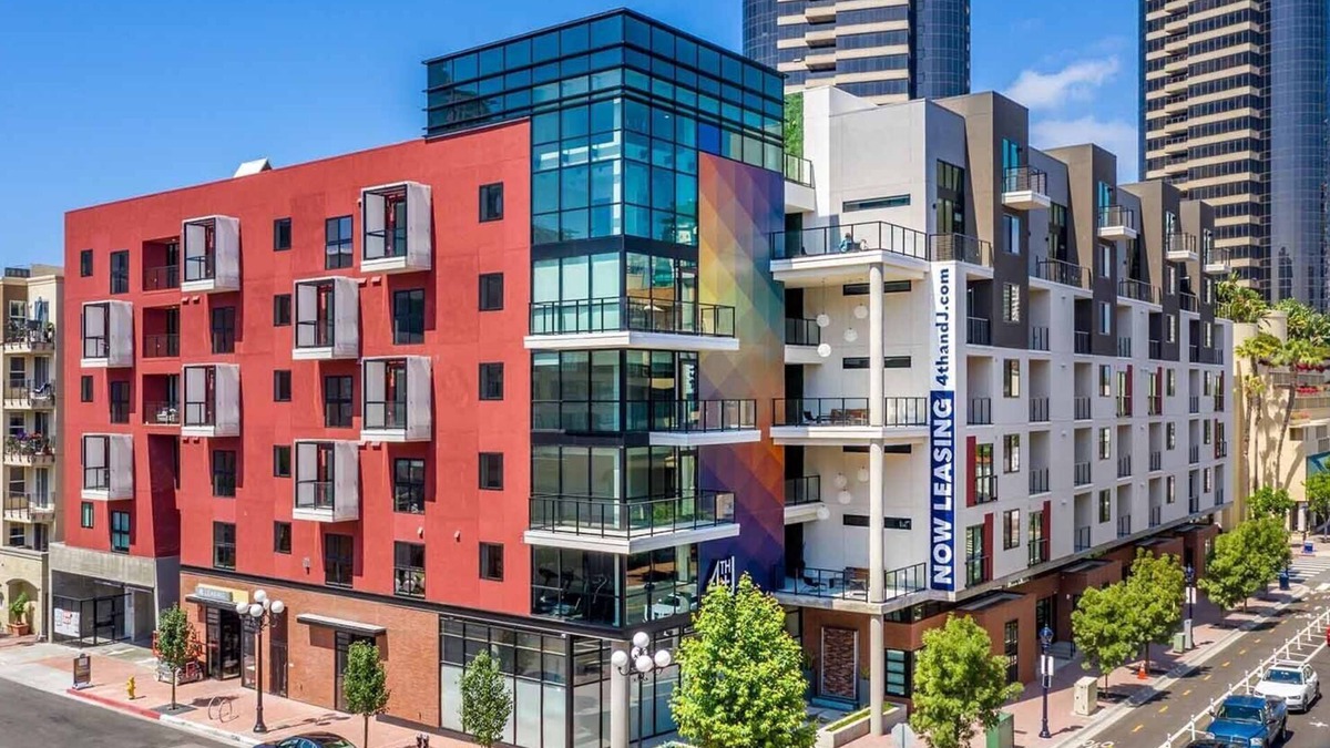 Marina District Apartment | 4th & J: Cozy 1-Bedroom Apartment in Fantastic Downtown, San Diego