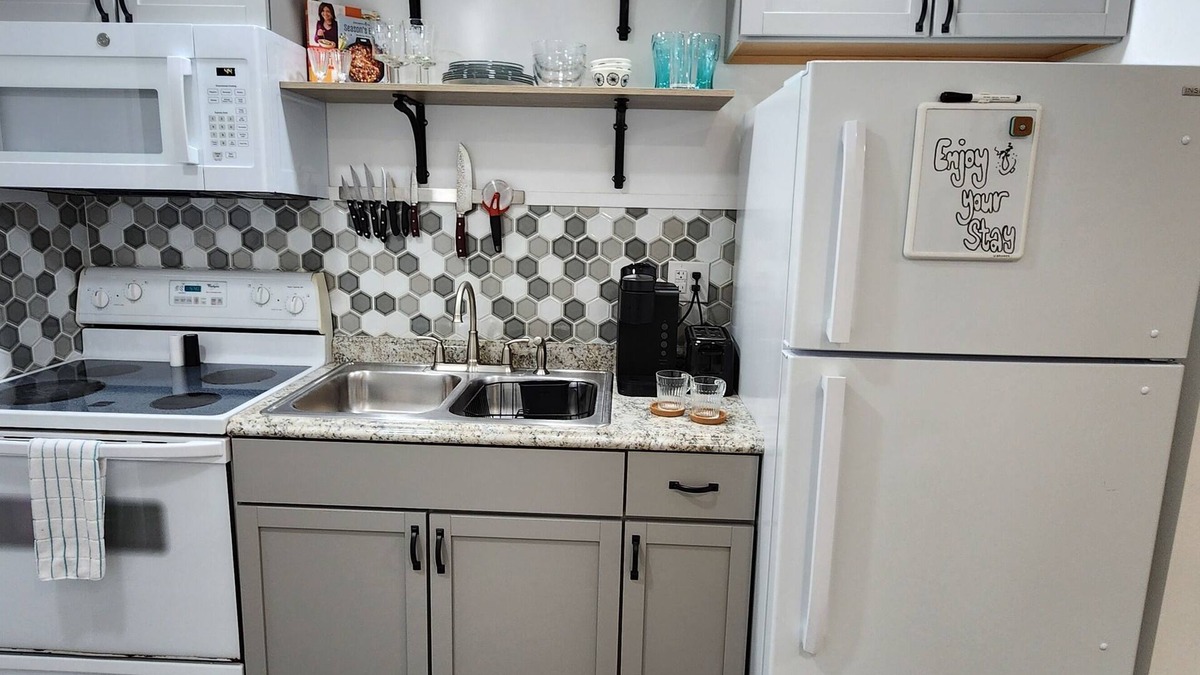 Mount Vernon Apartment | 4th St Studio- Weekly/Monthly Discounts! Travelers and Contractors Welcome!