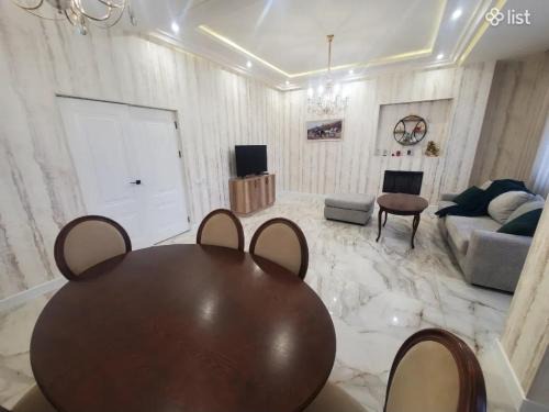 Yerevan Apartment | 5и комнатная квартира с большым балконом