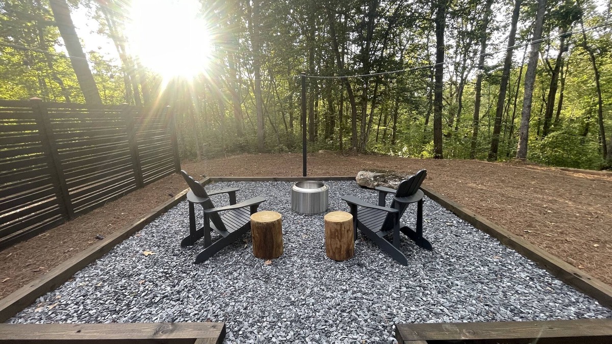 Sautee Nacoochee Cottage | 5.5mi to Helen - Couples Shower - Private Fire Pit