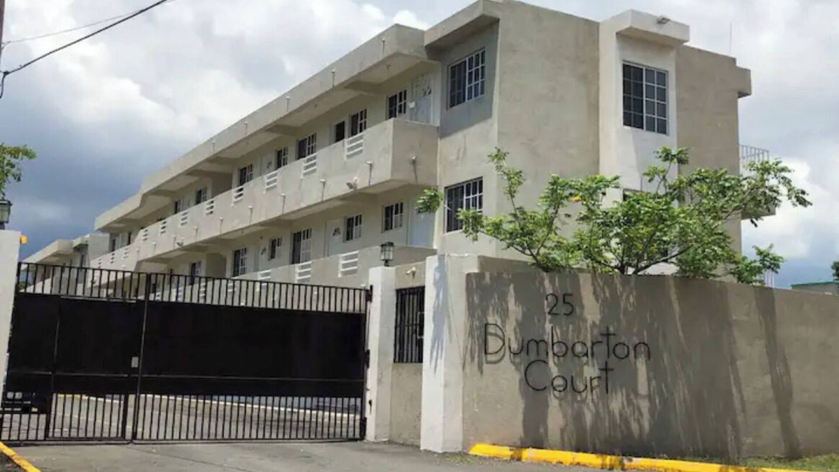 Eastwood Park Apartment | 5-7 minutes from halfway tree