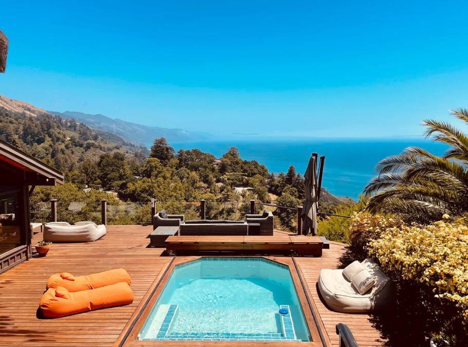 Posts Villa | 5 acres pool/spa, walk to all Big Sur has to offer