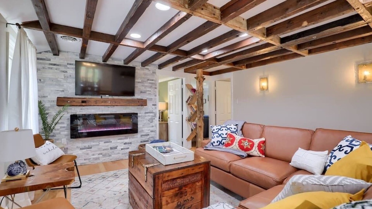 New Providence House | 5 bd w Hottub - mins to Hunting Hiking & Fishing