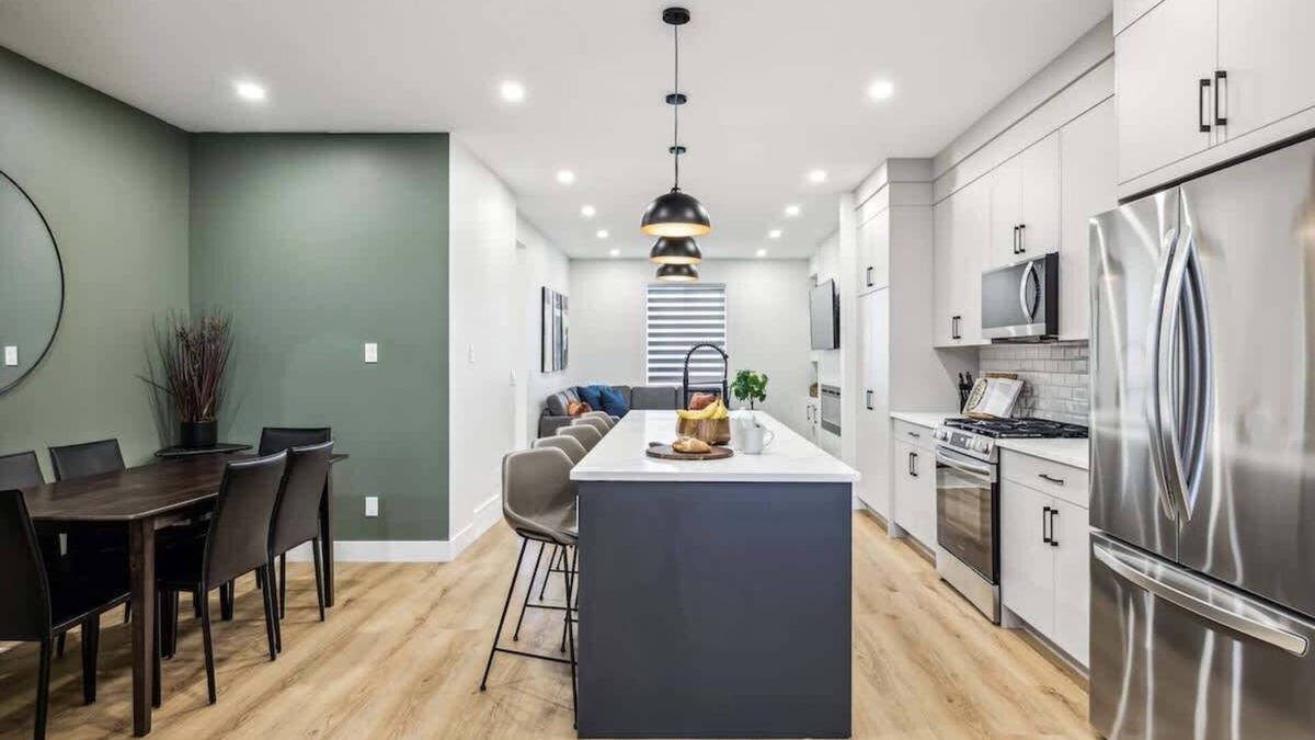 Southwest Calgary House | 5 BDRM, 3 King Beds, Two Suites-Perfect Group Stay