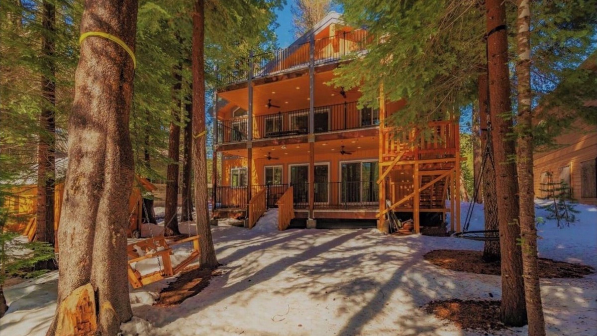 Pla-Vada Woodlands Cabin | 5 bed 5 bath cabin 5 min to the Slopes or Mountain Biking