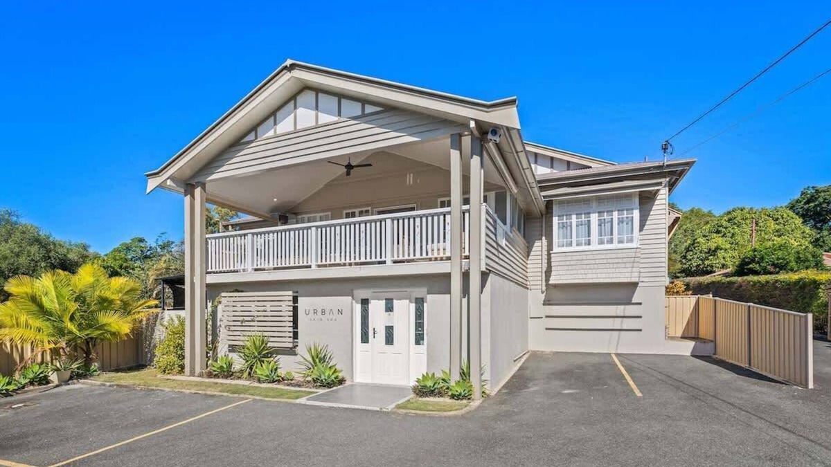 Newtown House | 5 Bed 5 Bath Urban Getaway Ipswich Central