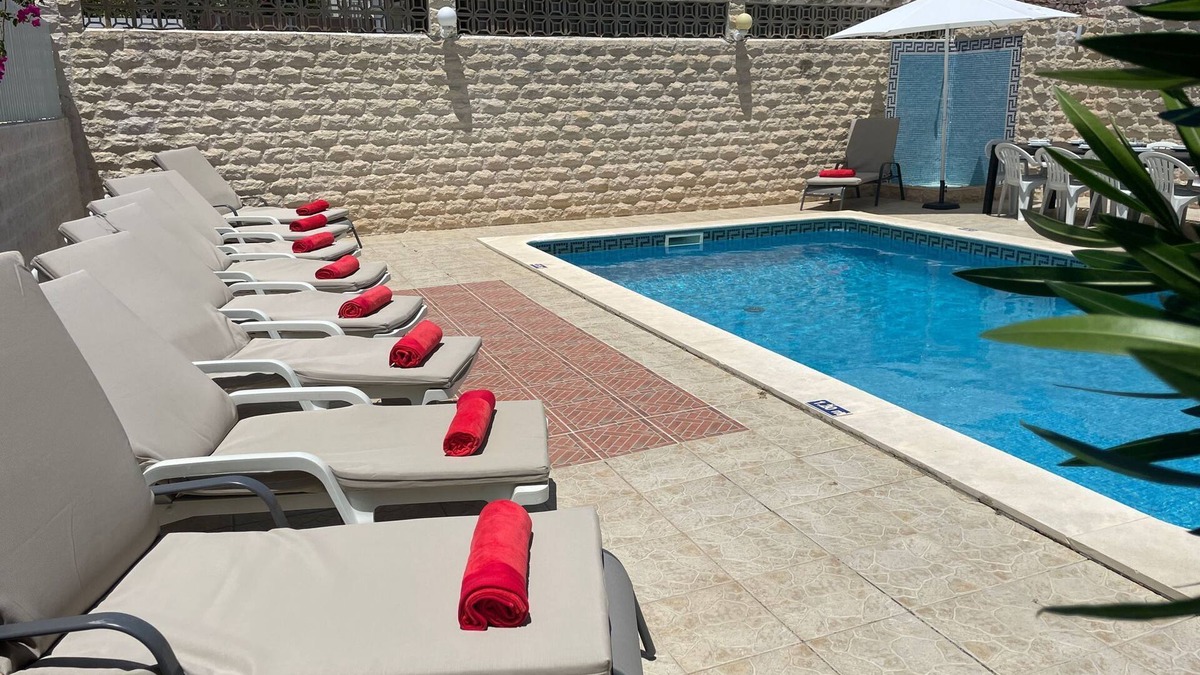 Olhos D'Agua Villa | 5 bed, all suite private pool , 5 min to beach