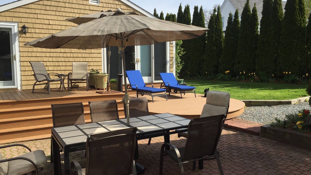 Provincetown House | 5 bed , Central location, Sleeps 5-10 , Parking, Laundry, Privacy, Quiet. AC.