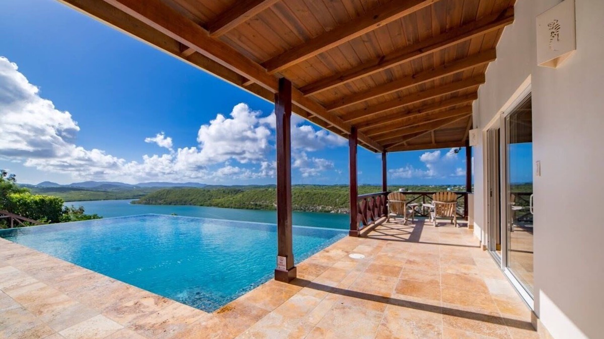 Freetown Villa | 5 Bed Luxury Villa with Private Pool, Beach Access, Outdoor BBQ & STUNNING VIEWS